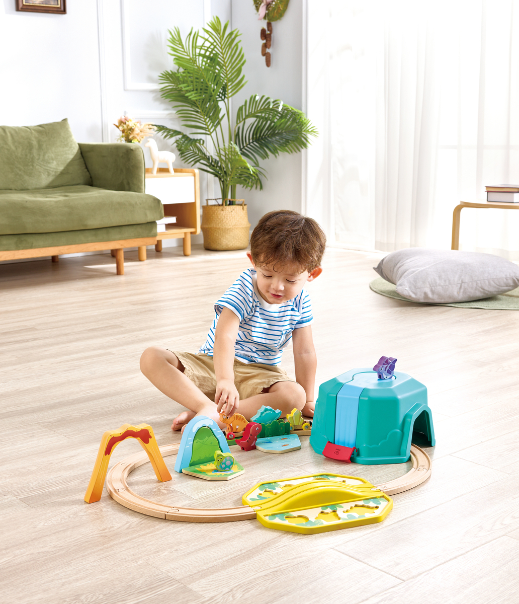 Set trenulet dinozauri cu galeata HAPE - imagine 12